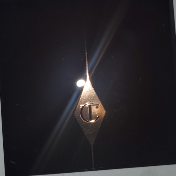 Charlotte Tilbury Luxury Eyeshadow Palette in The Golden Goddess - Picture 9 of 10